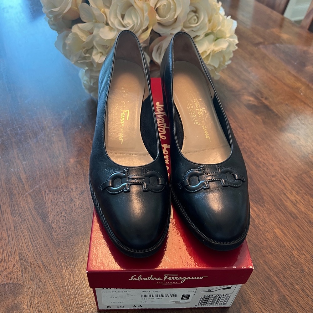 Salvatore Ferragamo Vintage Black Leather Shoes Sz 8 1/2 AA